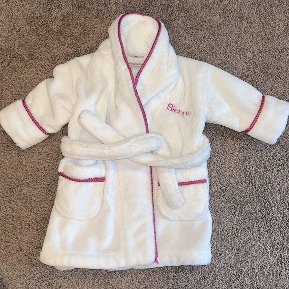 “Sienna” Red envelope plush embroidered baby robe size 12/18m